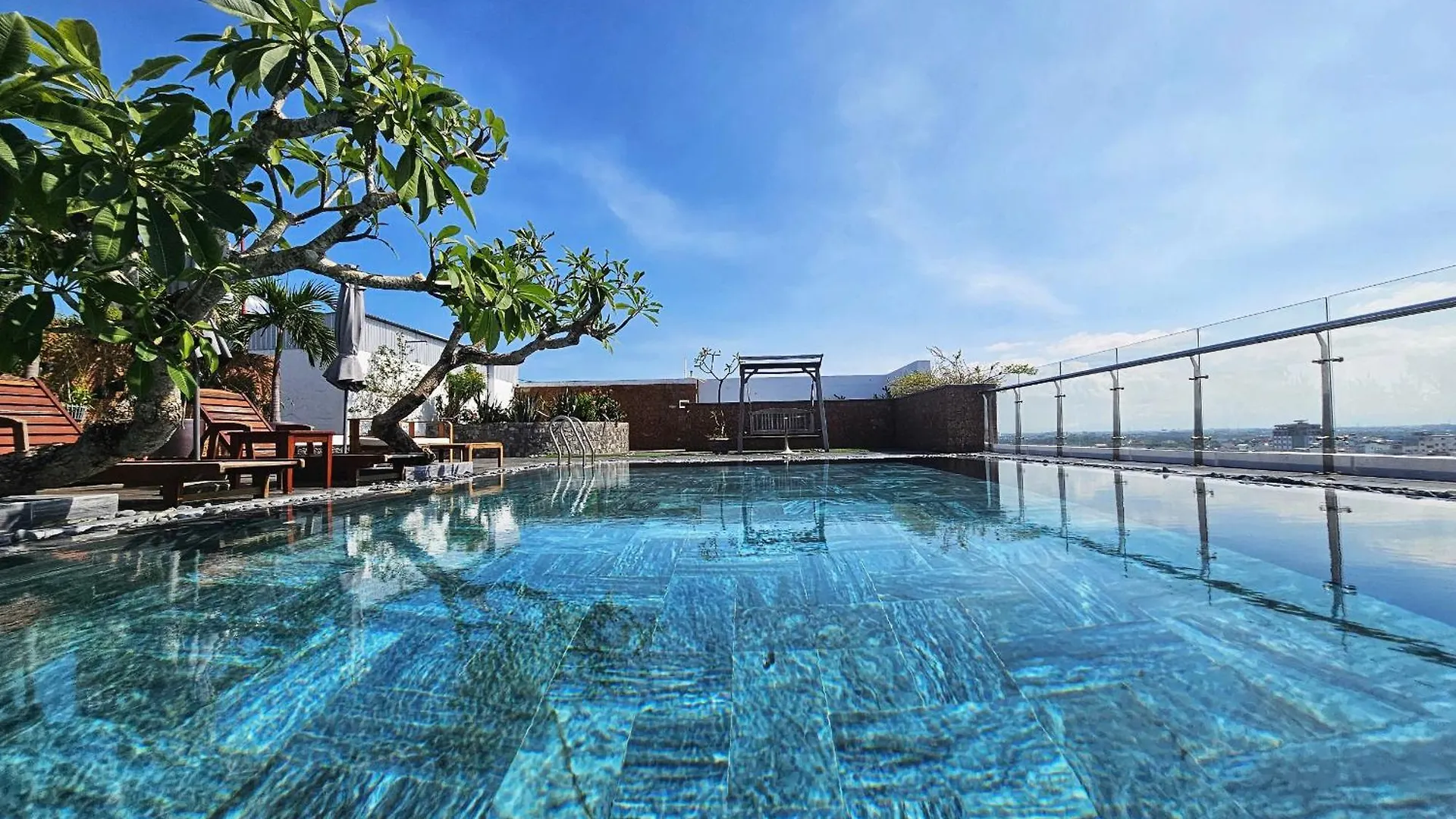 Mtr Apartment & Hotel Da Nang