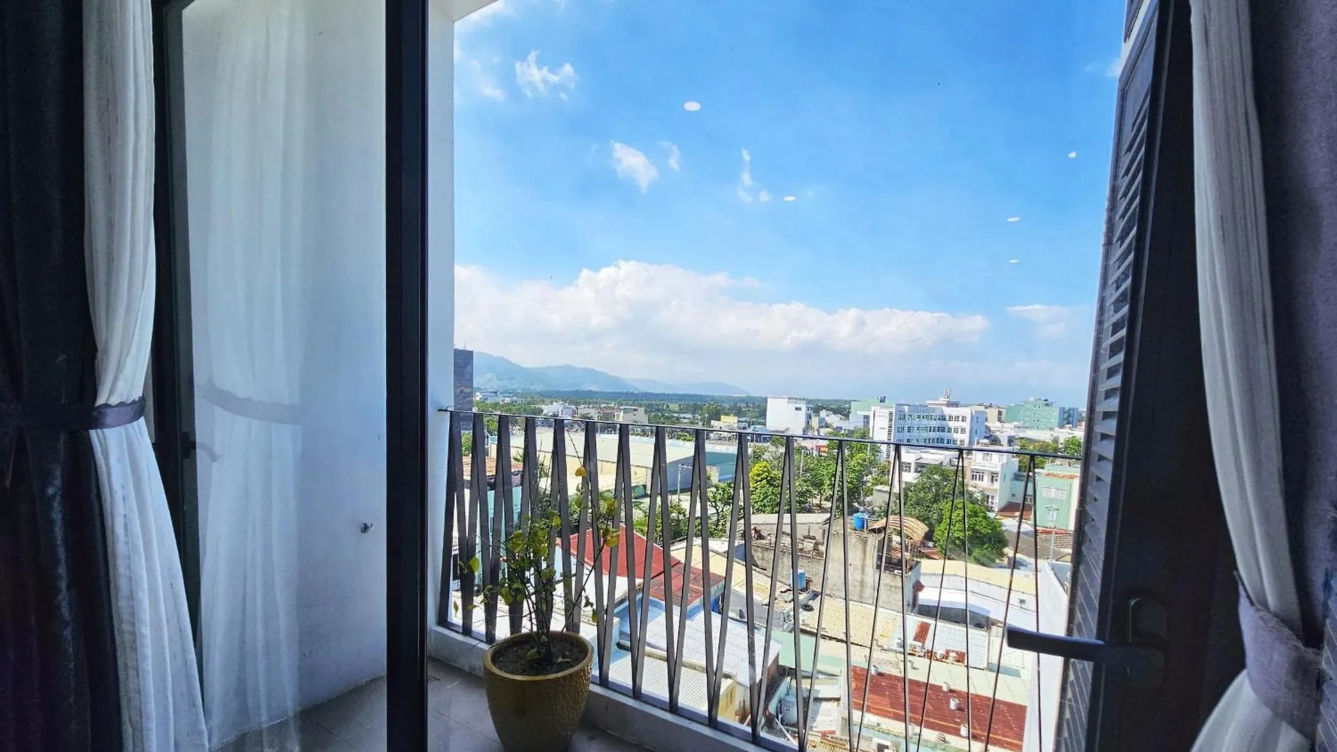 Mtr Apartment & Hotel Da Nang
